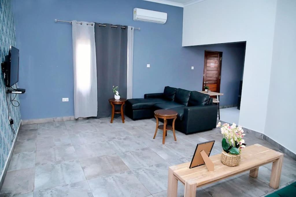 Welcoming Abode In The Heart Of Osu - Apartment 3 Accra Exterior photo